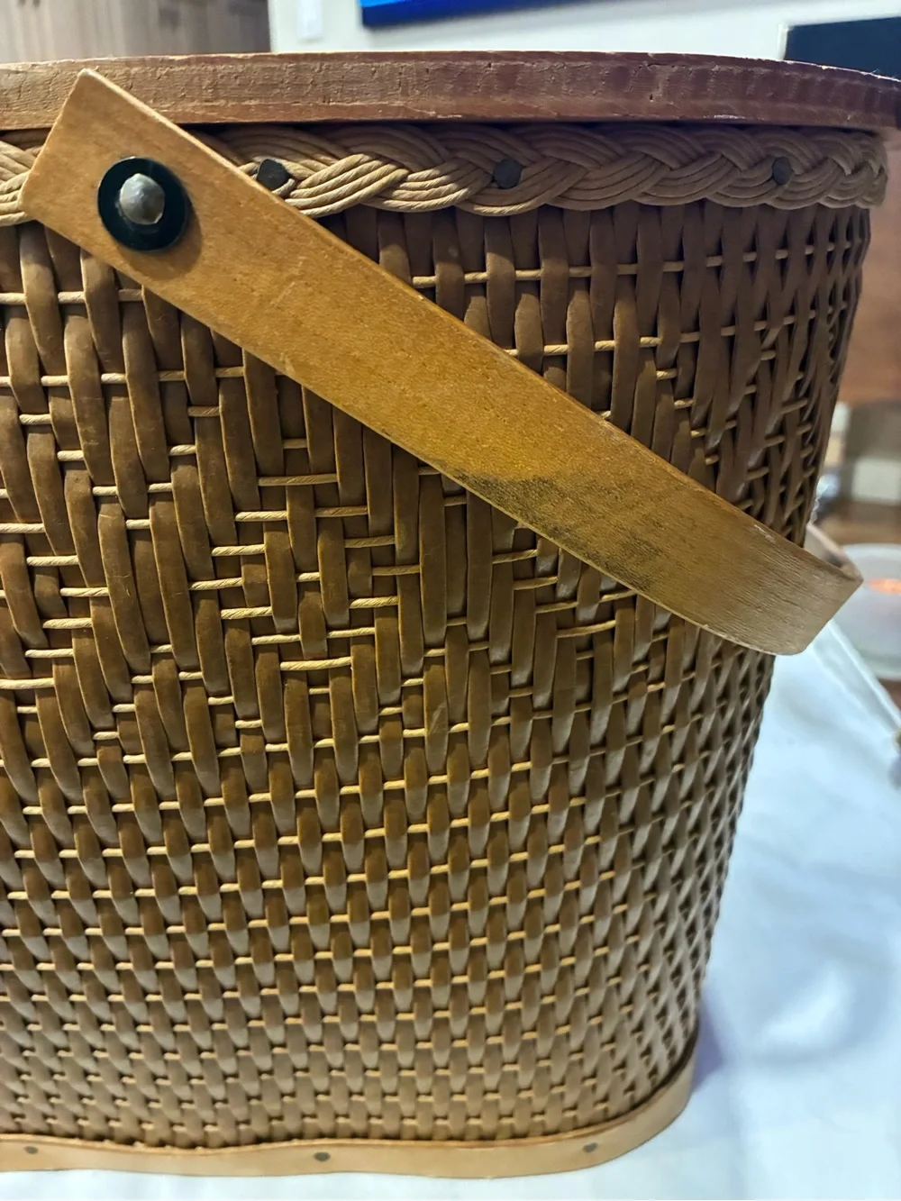 Red Man Wicker Woven Picnic Basket Insert Hinged Lid Large Swing Handles Woven